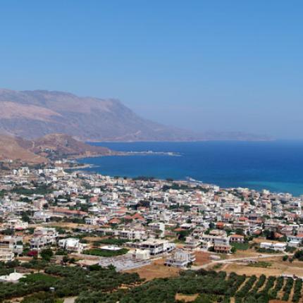 Μια νοσταλγική βόλτα στο Καστέλι Κισσάμου το 1985 (βίντεο)