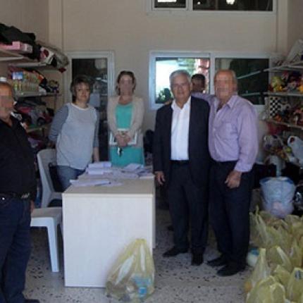 Γεμίζουν τα ράφια του Κοινωνικού Παντοπωλείου Μαλεβιζίου