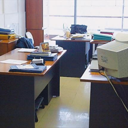 Πληρώνουμε ακόμα τους κοπανατζήδες του Δημοσίου (βίντεο)
