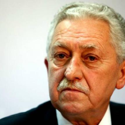 Να μη φλερτάρουν με τη Χρυσή Αυγή κάλεσε τα κόμματα ο Φ. Κουβέλης