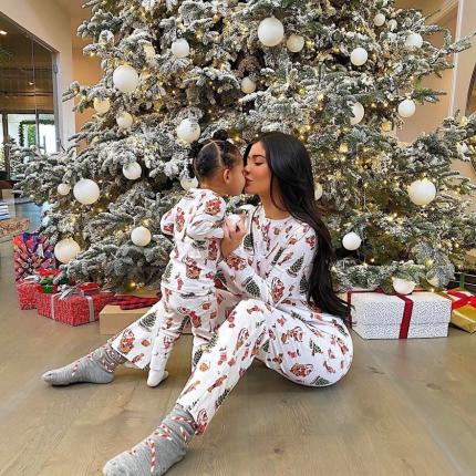 kylie-stormi-christmas.jpg