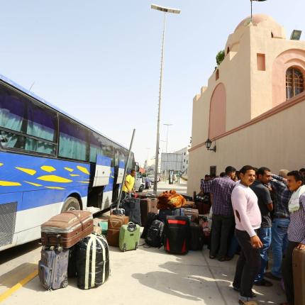 Με αερογέφυρα μέσω Τυνησίας θα απομακρυνθούν από τη Λιβύη οι Αιγύπτιοι υπήκοοι