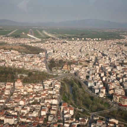 Λάρισα : σύγχρονο ογκολογικό κέντρο