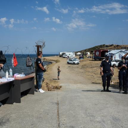 Τέστ σε μετανάστες