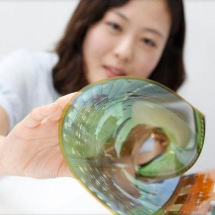 Η LG "ξεδιπλώνει" τις... οθόνες τηλεόρασης!