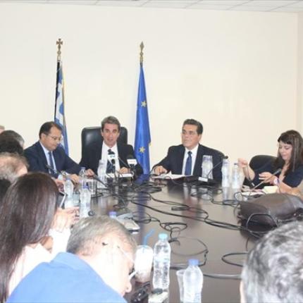 Λοβέρδος: "Αν δεν αρθεί ο περιορισμός στις προσλήψεις, τα σχολεία δεν θα ανοίξουν του χρόνου"