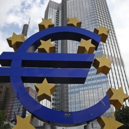 Η Ευρώπη ανησυχεί για την ύφεση και την ανεργία - Έκτακτη σύνοδος 