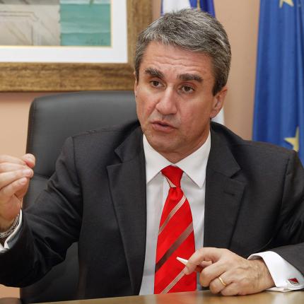 Επέστρεψε κι επισήμως στο ΠΑΣΟΚ ο Ανδρέας Λοβέρδος