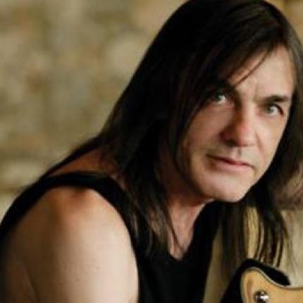 Από άνοια πάσχει ο κιθαρίστας των AC/DC Μάλκομ Γιανγκ
