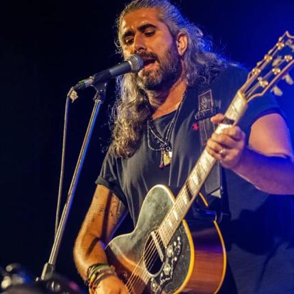 Μάνος Παπαδάκης