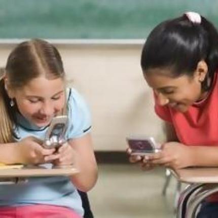 Χρήσιμες εφαρμογές στα κινητά για μαθητές