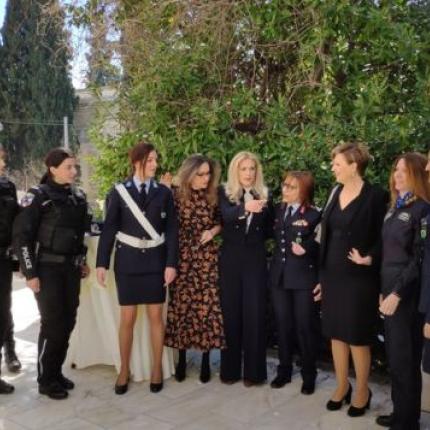 μαξίμου γυναίκες