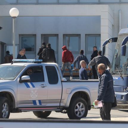 μετανάστες μέγαρο