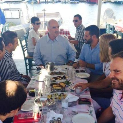 meimarakis-volos-tessera.jpg