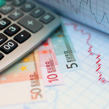 Στο "ψυγείο" οι μειώσεις φορολογικών συντελεστών 