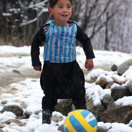 messi_fanela_sakoula2.jpg