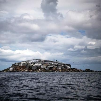 Όλοι οι καλοί χωράνε: Το πιο πυκνοκατοικημένο νησί του κόσμου