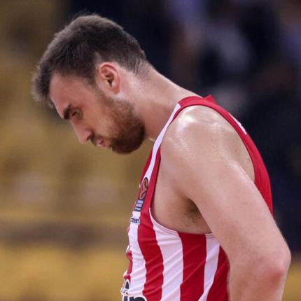 milutinov_olympiakos.jpg