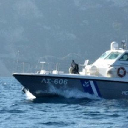 Συναγερμός στο Λιμενικό για ακυβέρνητο σκάφος ανοιχτά της Λέσβου