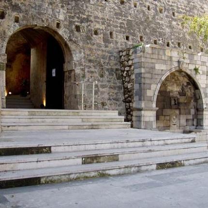 μνημεια 