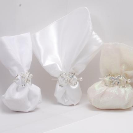 Ο Γιάννης και η Τίνα "γέμισαν" το Κοινωνικό Παντοπωλείο Μαλεβιζίου