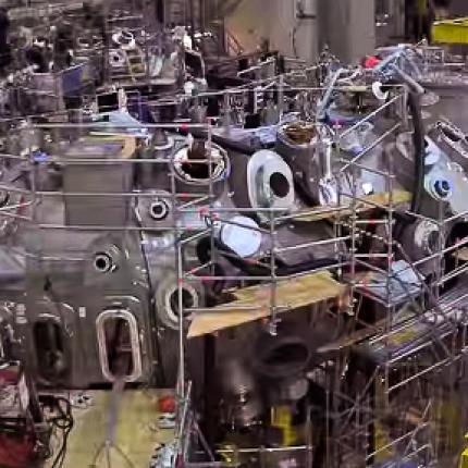  10 χρόνια μέσα σε 3 λεπτά: Η συναρμολόγηση ενός πυρηνικού αντιδραστήρα (βίντεο)