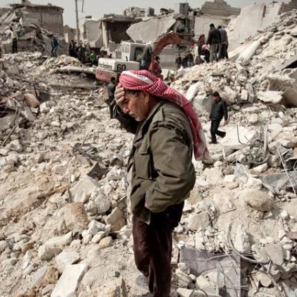 Δεκάδες άμαχοι νεκροί από βομβαρδισμό στη Συρία