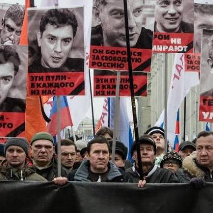 nemtsov-2015-03-01-alexander-aksakov-stringer-gettyimages-464882560.jpg