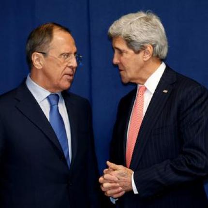 Συνάντηση Λαβρόφ - Κέρι στο Παρίσι για την κρίση σε Ουκρανία-Συρία
