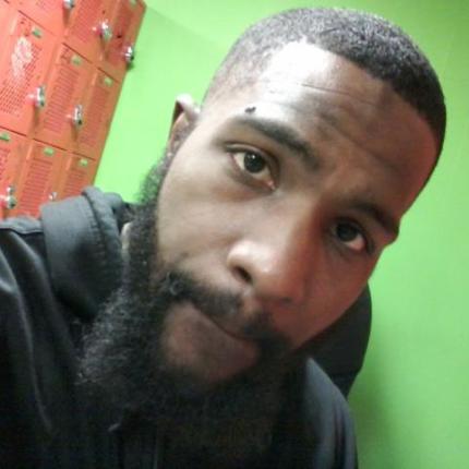 Απολύθηκε και αποκεφάλισε μια συνάδελφό του