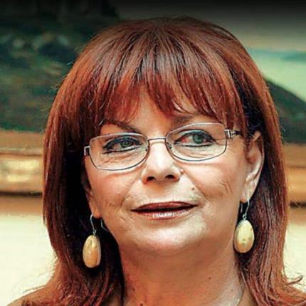 nora_katseli_1.jpg