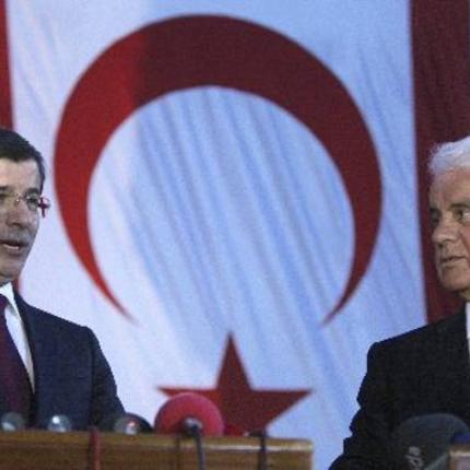 Επίσκεψη Νταβούτογλου στα κατεχόμενα της Κύπρου