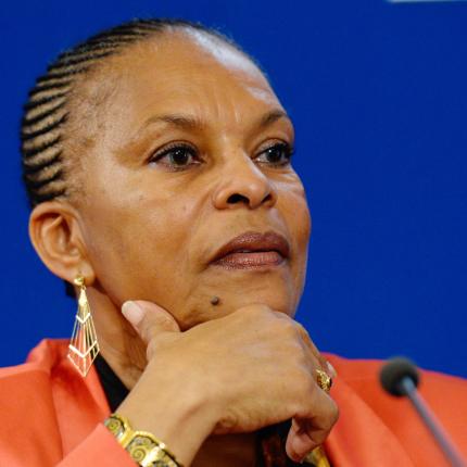 Γαλλία: Φυλάκιση 9 μηνών για ρατσιστική επίθεση σε βάρος της υπουργού Δικαιοσύνης