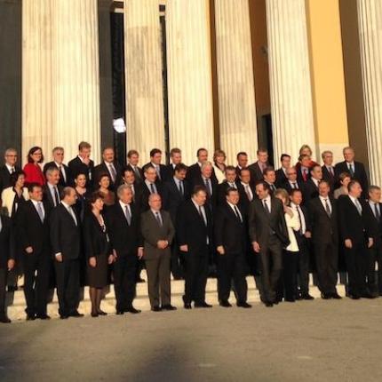 Όταν ο φακός έχει κέφια, ακόμη και στην έναρξη της ελληνικής προεδρίας