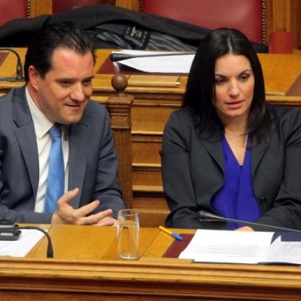Πιο φανατικός με την τρόικα... πεθαίνεις! - Ούτε η 'Ολγα συγκράτησε τον Αδωνι