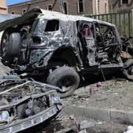 Υεμένη: Δεκαπέντε άνθρωποι σκοτώθηκαν όταν βομβιστής αυτοκτονίας πυροδότησε το παγιδευμένο με εκρηκτικά όχημά του