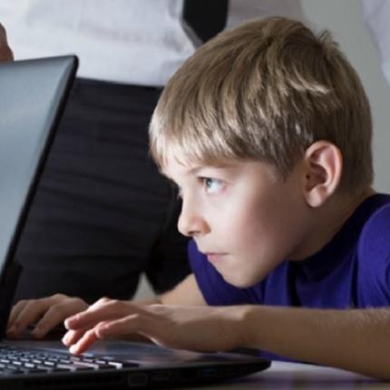 παιδί διαδίκτυο