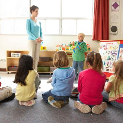 Ζητείται προσωπικό για 925 θέσεις σε βρεφονηπιακούς σταθμούς