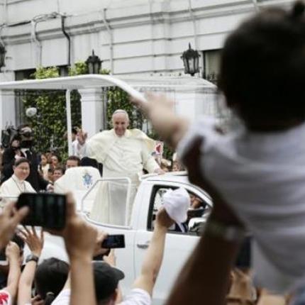 Έξι εκατομμύρια άνθρωποι συγκεντρώθηκαν στη Μανίλα για τη λειτουργία του πάπα