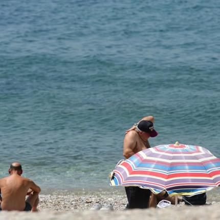 ηλικιωμένος παραλία