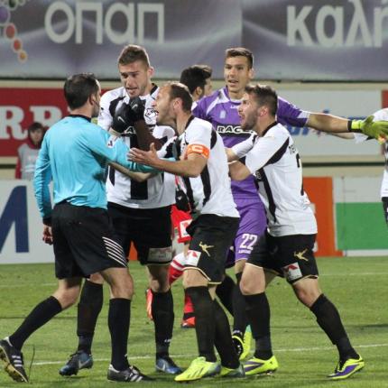 Δάκρυα στα αποδυτήρια του ΟΦΗ 