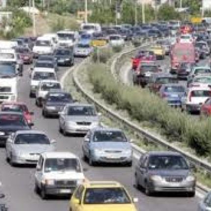Ατύχημα με νταλίκα στο Περιφερειακό της Θεσσαλονίκης
