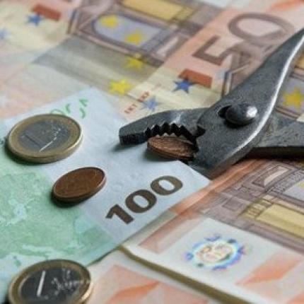 Εταιρείες καταργούν επιδόματα γάμου και παιδιών!