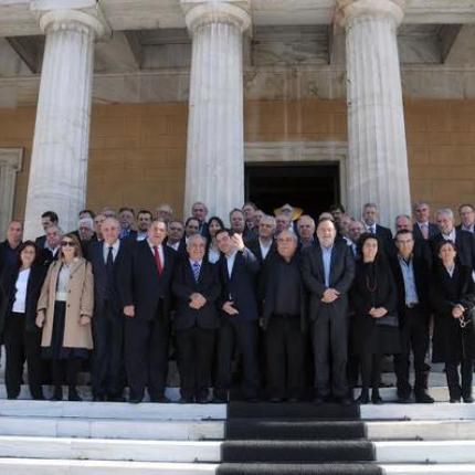 Το tweet Τσίπρα που απαντά σε Μέρκελ, Σουλτς και αγορές