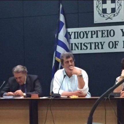 πολακης τσιγαρο.jpg