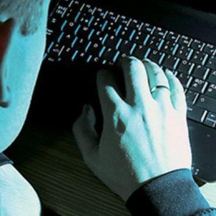 Βόλος: Υποδυόταν τον μαθητή στο facebook και εκβίαζε ανήλικα κορίτσια