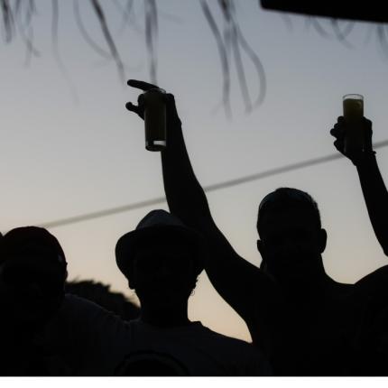 κορωνοιός - πάρτυ