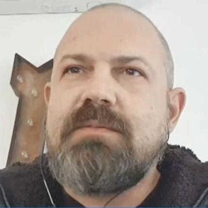 Κώστας Οικονομίδης 