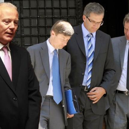 Διαφωνία Προβόπουλου - τρόικας για τα κεφάλαια στις τράπεζες