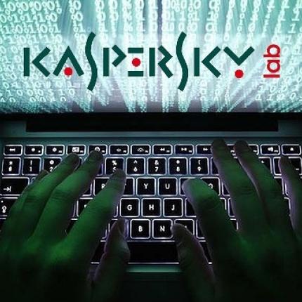 Ένας στους τρεις Έλληνες απειλείται μέσω διαδικτύου